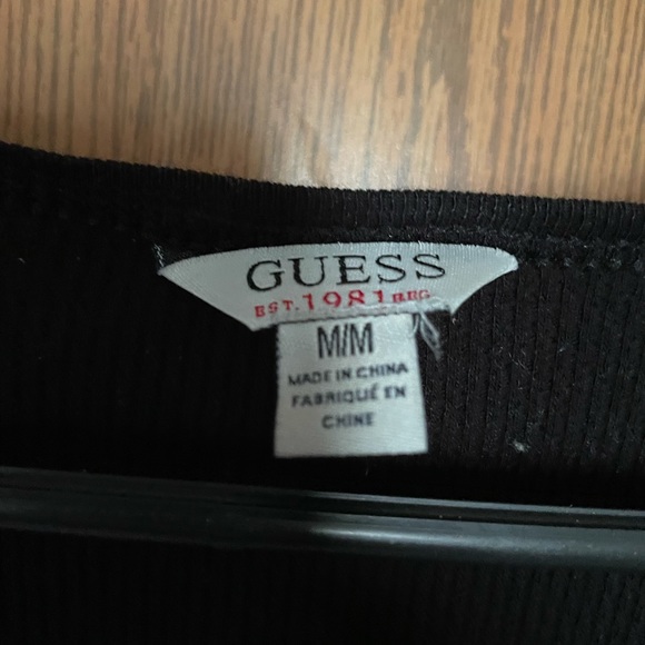 “GUESS” - Picture 2 of 3